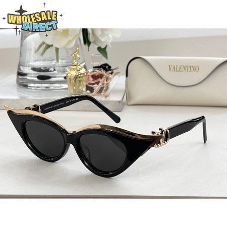 Valentino V Goldcut Ii Acetate & Titanium Cat-Eye Sunglasses In Blk-Gld