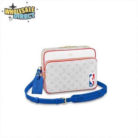 trio messenger bag m69443