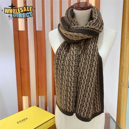 fendi new wool yarn scarf